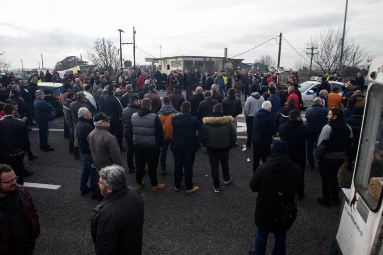 Κατηγορούμενοι από το πρώτο 24ωρο κινητοποιήσεων οι Λαρισαίοι αγρότες